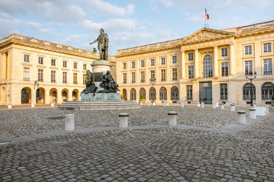 Reims: First Discovery Walk and Reading Walking Tour - Activity Description