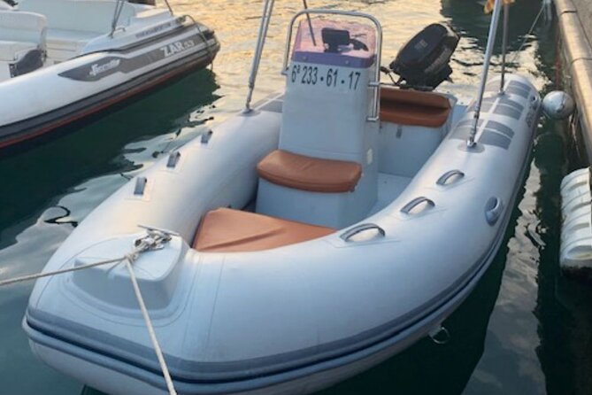 Rent Falcon Boat - Safety Guidelines and Requirements