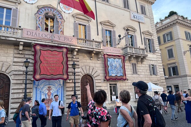 Rome Evening Walking Tour: Forum to Trevi Fountain and Pantheon - Meeting Point Information