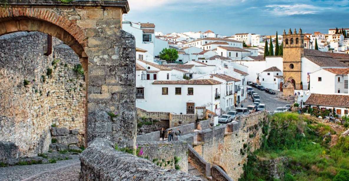 Ronda: Audio Guide Walking Tour With Puente Nuevo and Viejo - Inclusions