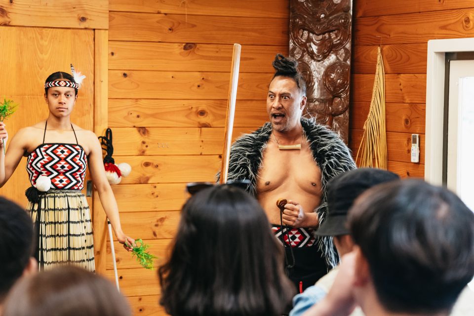 Rotorua: MāOri Cultural Performance With Dancing - Traditional Maori Singing