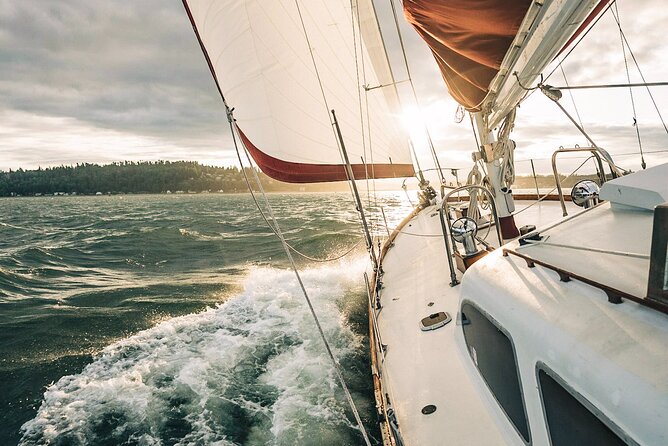 Sail Bainbridge Island & Seattle Waters - Luxury Classic Sailboat - Enjoy Scenic Sailing Routes