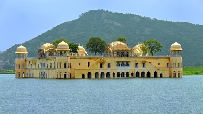 Same Day Jaipur Amer Fort, Jal Mahal & Stepwell Tour From Agra - Pricing and Group Size