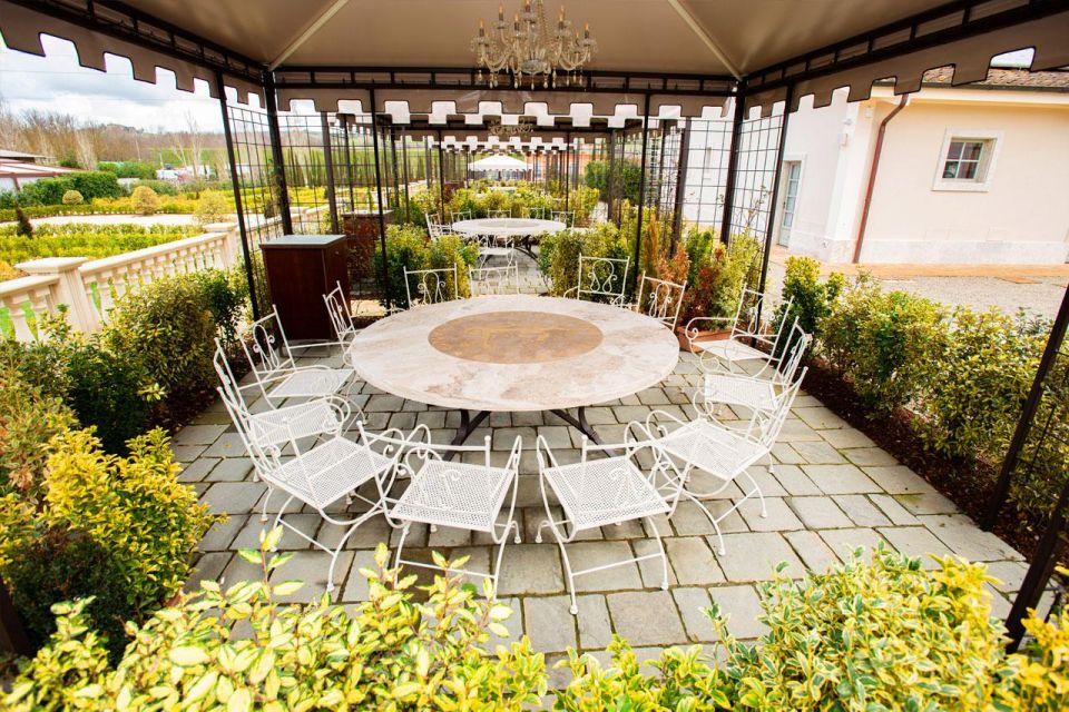 San Gimignano Private Garden Lunch on Royal Terrace - Experience Description