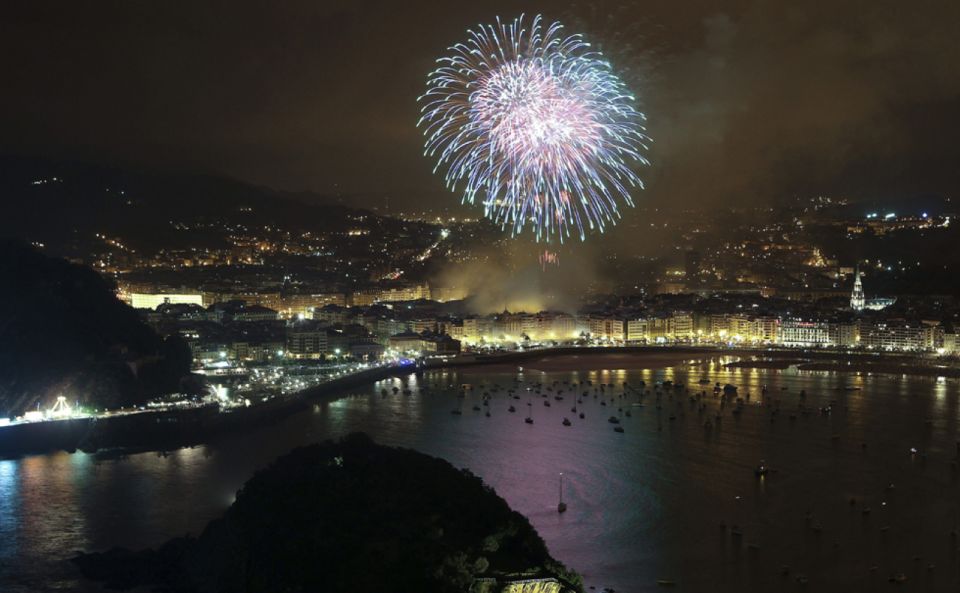 San Sebastian: Yacht Cruise With Fireworks Experience - Booking Information