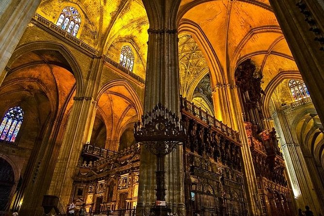 Santa Cruz Quarter and Cathedral Guided Day Tour in Seville - Itinerary Details
