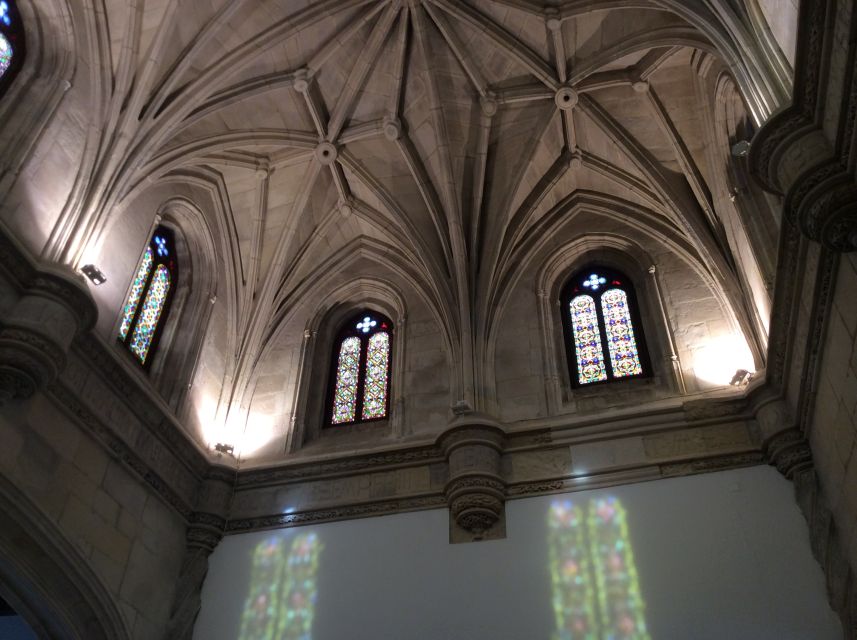 Santiago De Compostela: Hostal De Los Reyes Católicos Tour - Tour Details