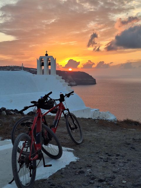 Santorini: E-Bike Sunset Tour Experience - Language Options and Group Size