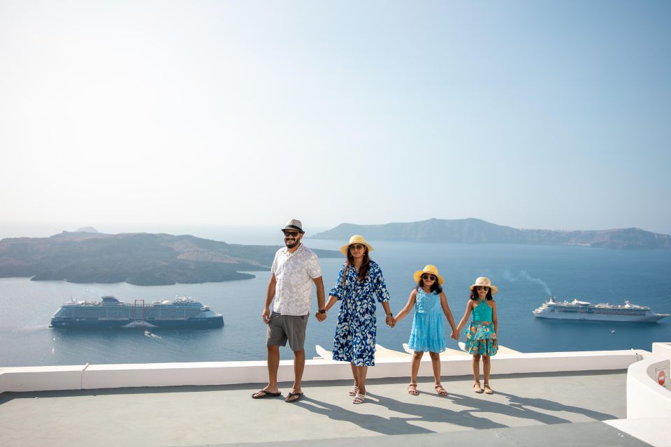 Santorini Family Photoshoot (Oia Village) - Duration and Features