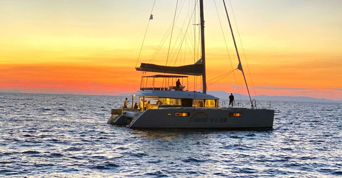 Santorini: Luxurious Catamaran Cruise With Meal & Open Bar - Experience Description