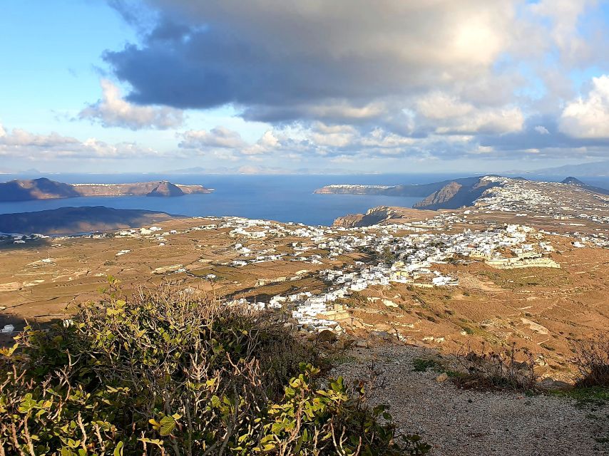 Santorini: Megalochori and Oia Guided Tour With Wine Tasting - Tour Highlights