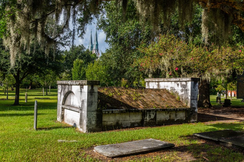 Savannah: Colonial Park Cemetery Guided Walking Tour - Experience Highlights
