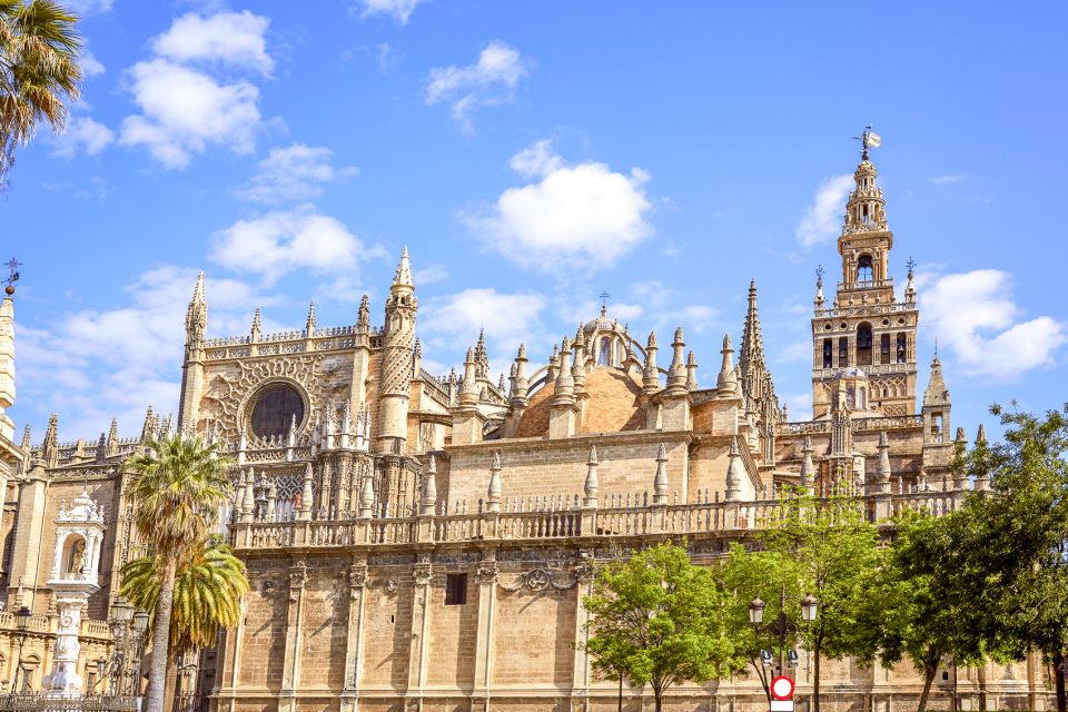 Seville: Cathedral and Giralda Tower Guided Tour and Tickets - Experience Itinerary