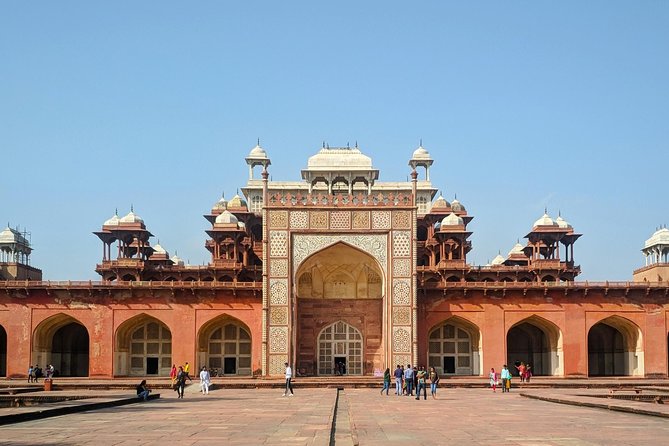 Sikandra Emperor Akbar Mausoleum With Taj Mahal - Symbolism and Design of Taj Mahal