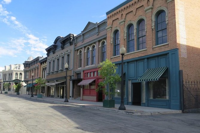 Small Group Warner Brothers and Hollywood With Transport From Anaheim - Warner Brothers Studio Experience