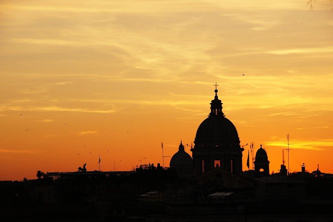 Sunset in Rome Sightseeing and Piazzas With Appetizer - Experience Details