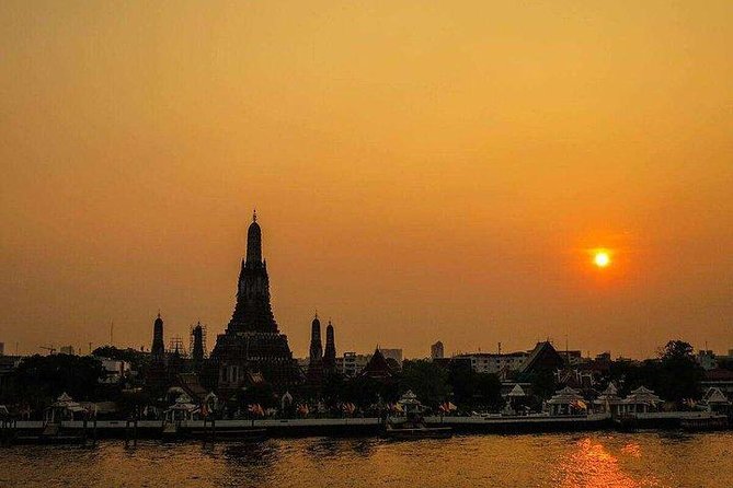 Sunset Selfie Tour With Bangkok Landmark & Dinner at China Town - Sunset Selfie Opportunities