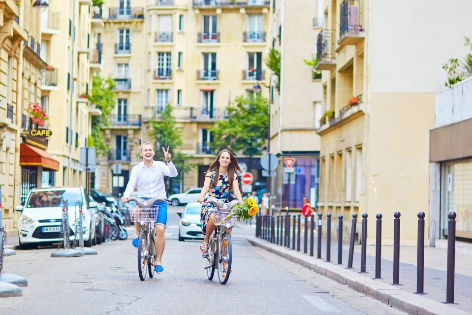 The Best of Paris by Bike With a Local - Language and Meeting Point