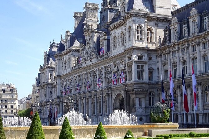 The Historic Heart of Paris: Private Walking Tour & River Cruise - Scenic River Cruise Experience