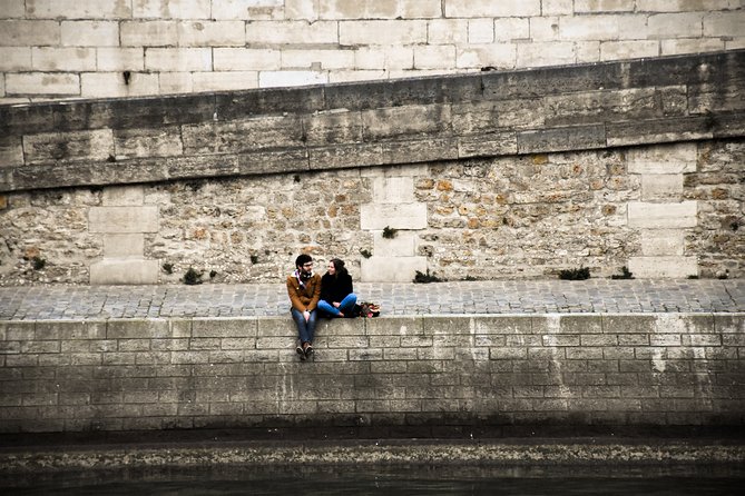 The Romantic Side of Paris (Fall in Love Again) - Private Tour With a Local - Local Love Stories