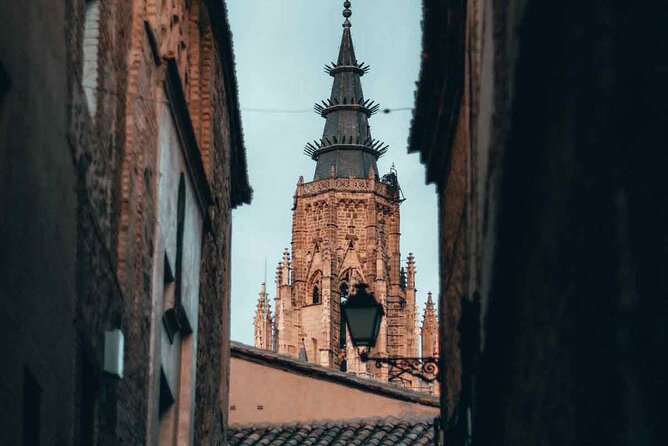 Toledo Private Tour With Official Guide and Entrances Included - Official Guide Details