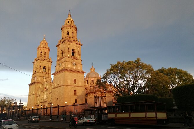 Tour: Getting to Know Morelia With Friends - Key Highlights