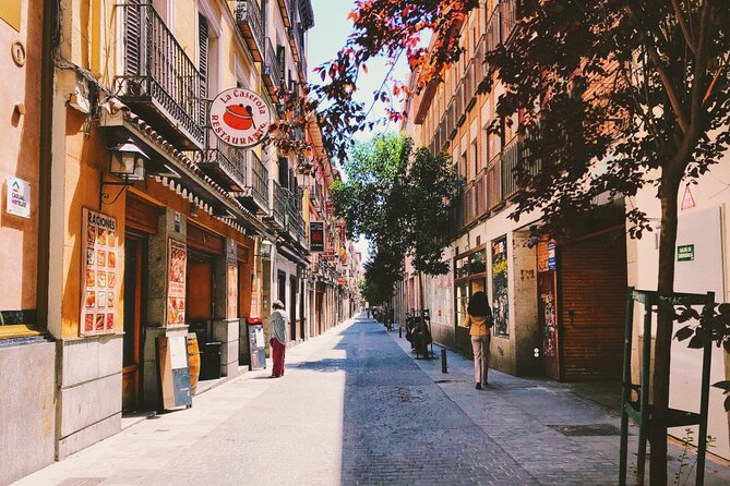 Touristic Highlights of Madrid on a Private Half Day Tour With a Local - Local Insights and Hidden Gems