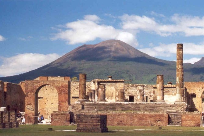 Transfer From Pompeii to Naples or Viceversa