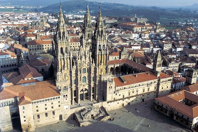Transfer Porto Santiago De Compostela or Vice Versa With a Stop in Braga - Explore Braga on the Way