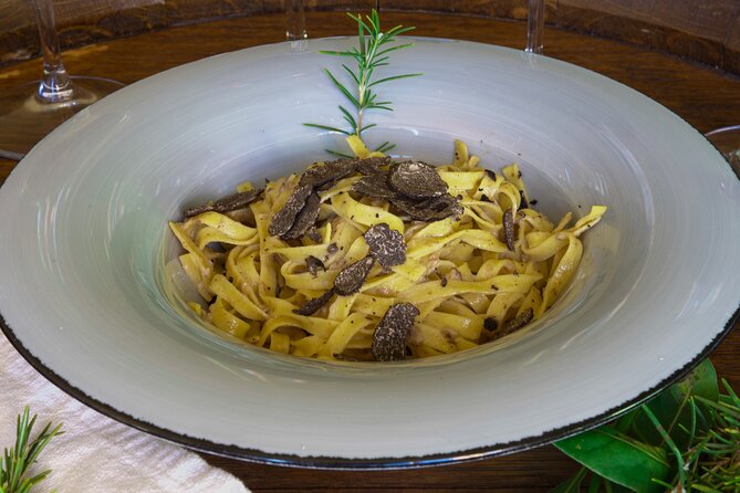 Truffle Hunting & Truffle Cooking Class - Visual Content and Reviews Analysis