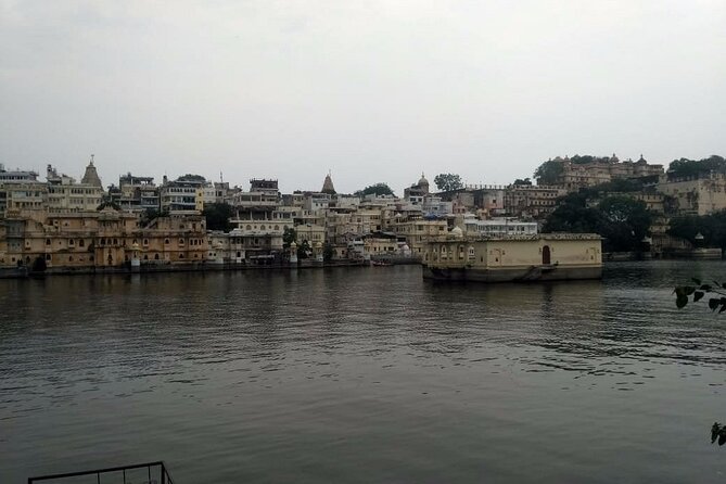 Udaipur City Private Luxury Tour With Guide - Inclusions and Exclusions