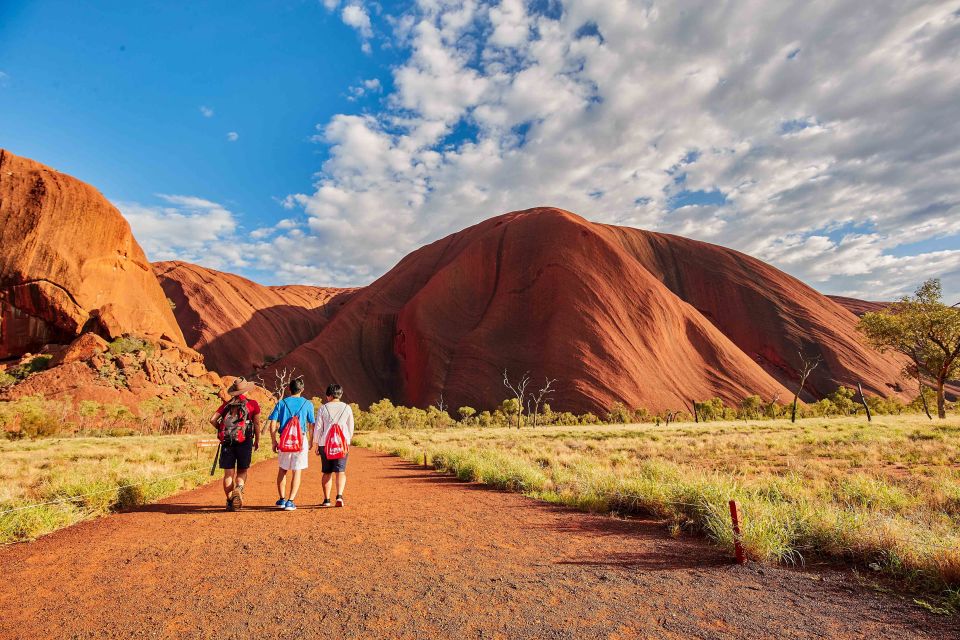 Uluru: Guided Walking Tour at Sunrise With Light Breakfast - Experience Highlights