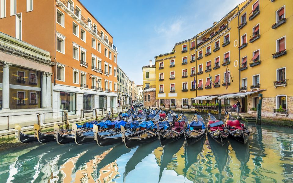 Venice: City Highlights Walking Tour With Optional Gondola - Languages and Pickup Options