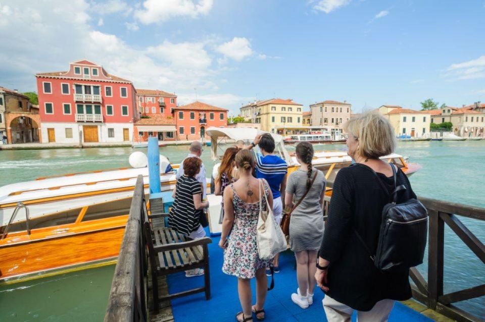 Venice: Murano Glassblowing & Prosecco Private Experience - Activity Description