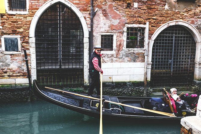 Venice Private Customizable Walking Tour With Optional Gondola - Meeting Point and Logistics