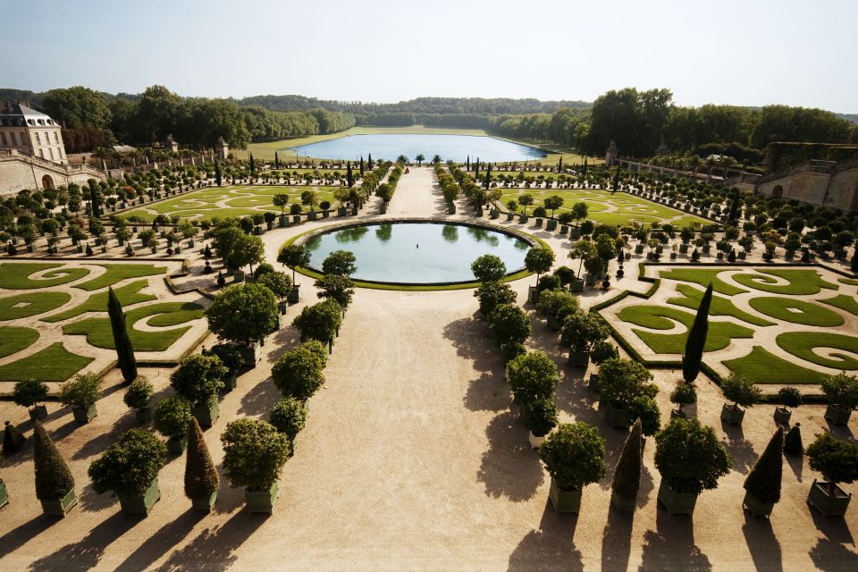 Versailles: Skip-The-Line Day Tour & Transfer From Paris - Tour Experience