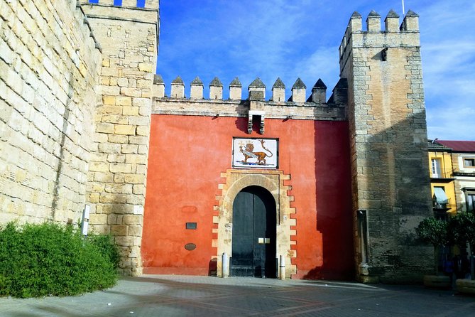 Visiting The Royal Alcazar And The Cathedral - Architectural Wonders of the Cathedral