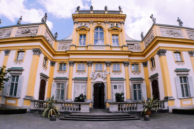 Walking Audio Tour of Wilanów Palace Grounds - Recommended Starting Point