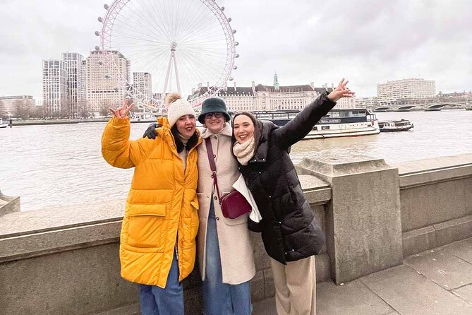 Walking Tour From Buckingham to London Parliament - St. Jamess Park