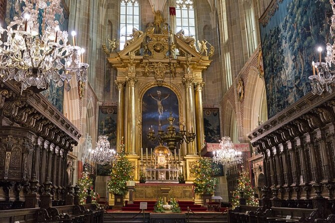 Wawel Castle and Wieliczka Salt Mine Guided Tour With Lunch - Dress Code and Physical Requirements