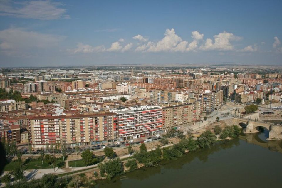 Zaragoza: Private Custom Tour With a Local Guide - Experience