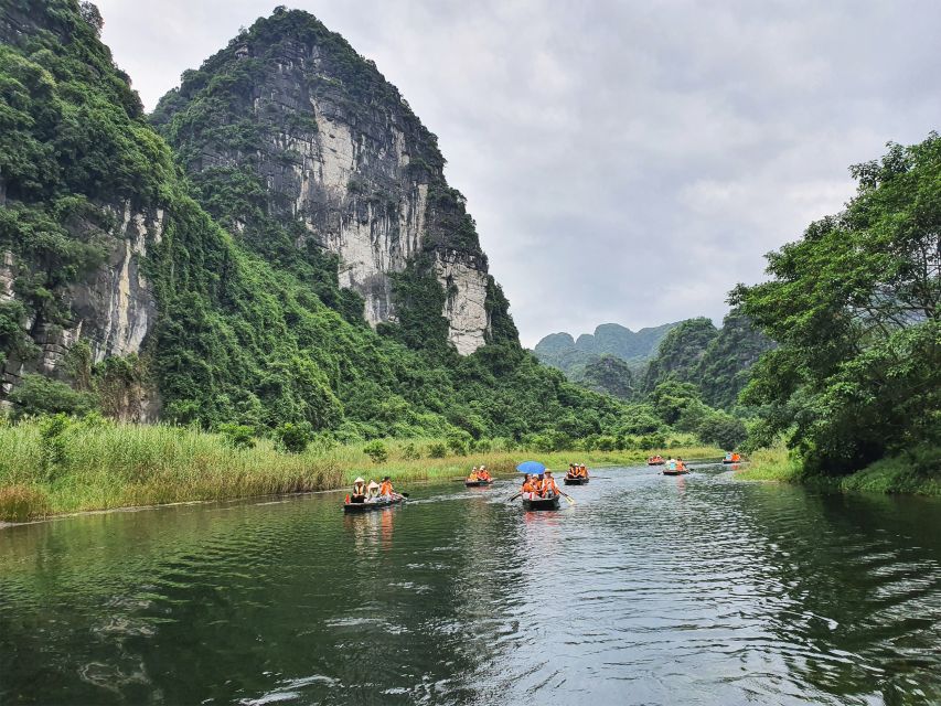 1 Day Hoa Lu - Tam Coc - Mua Cave With Lunch and Transfer - Full Itinerary