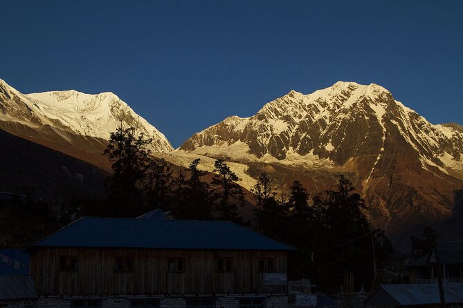 10 Days Manaslu Circuit Trek in Larke La Pass - Trek Difficulty Level