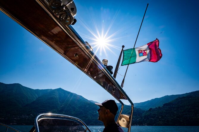 1H Private Cruise on a Beautiful Wooden Speedboat on Lake Como - Relax and Unwind on the Water