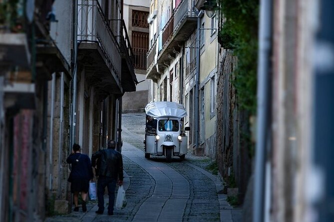 2 Hour Private Tuktuk Tour in Porto Douro to Left Bank - Booking Information