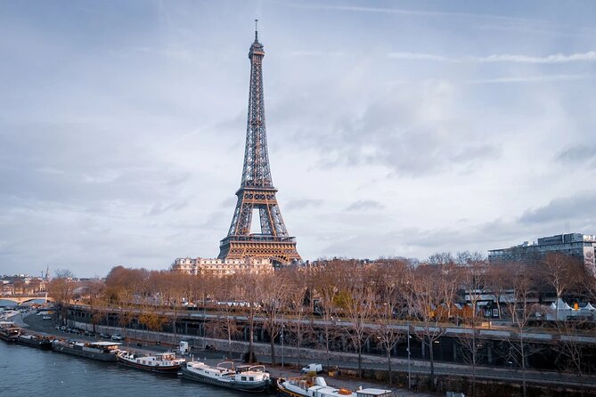 4-Hour Private Tour in Paris With Seine River Cruise and Galeries Lafayette - Assistance and Support