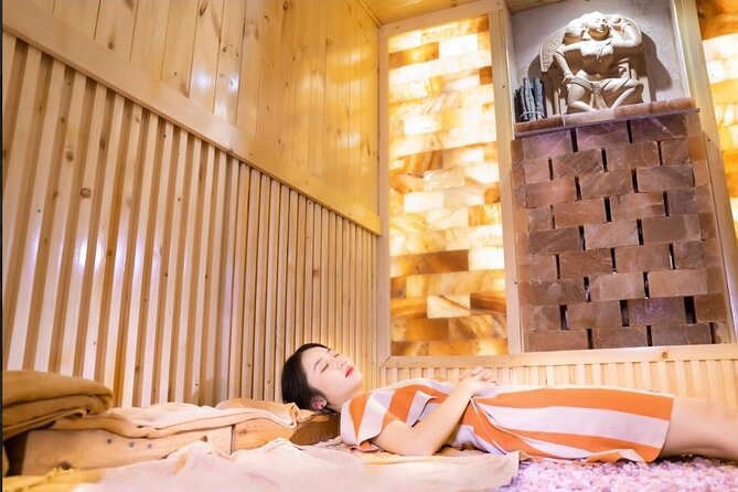 40 Minutes Herbal Bath & 20 Minutes Detoxic Himalayan Salt Snow - Private Modern Room Amenities