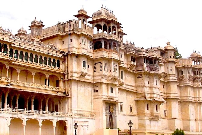 5 Days Palaces of Rajasthan Tour From Delhi Including Taj Mahal in Private Car - Inclusive Amenities and Features