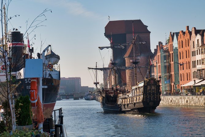 6 Hours Guided Tour Through Gdansk Highlights - Shopping and Dining in Gdansk