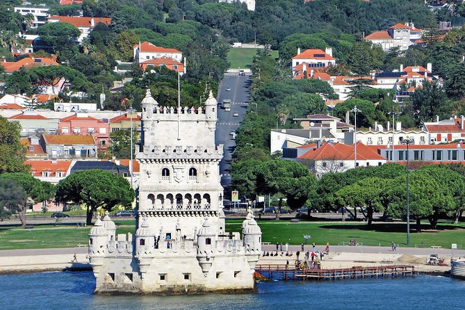 8-Day Guided Tour From Santiago to Lisbon - Accommodation Details